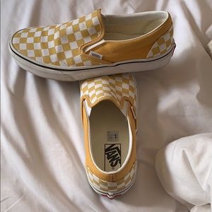 size 9 yellow checkered vans!